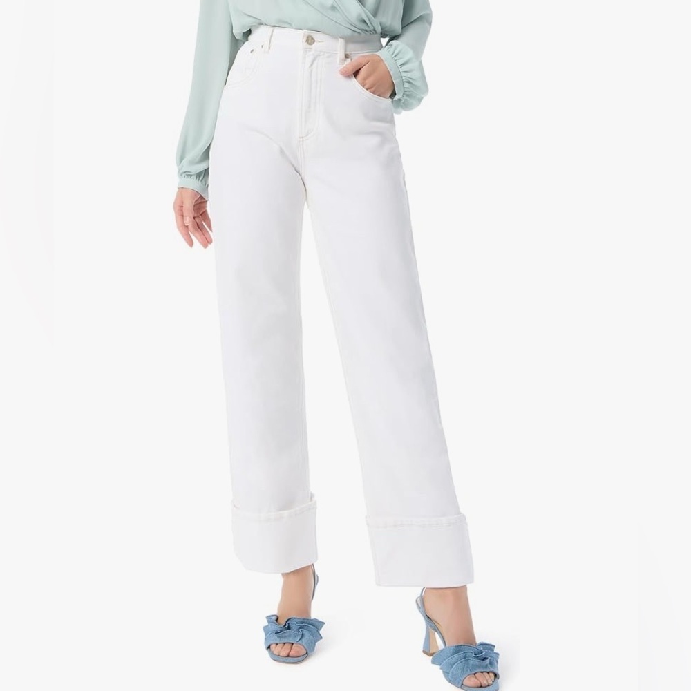 Elegant White Straight Leg Women's Jeans